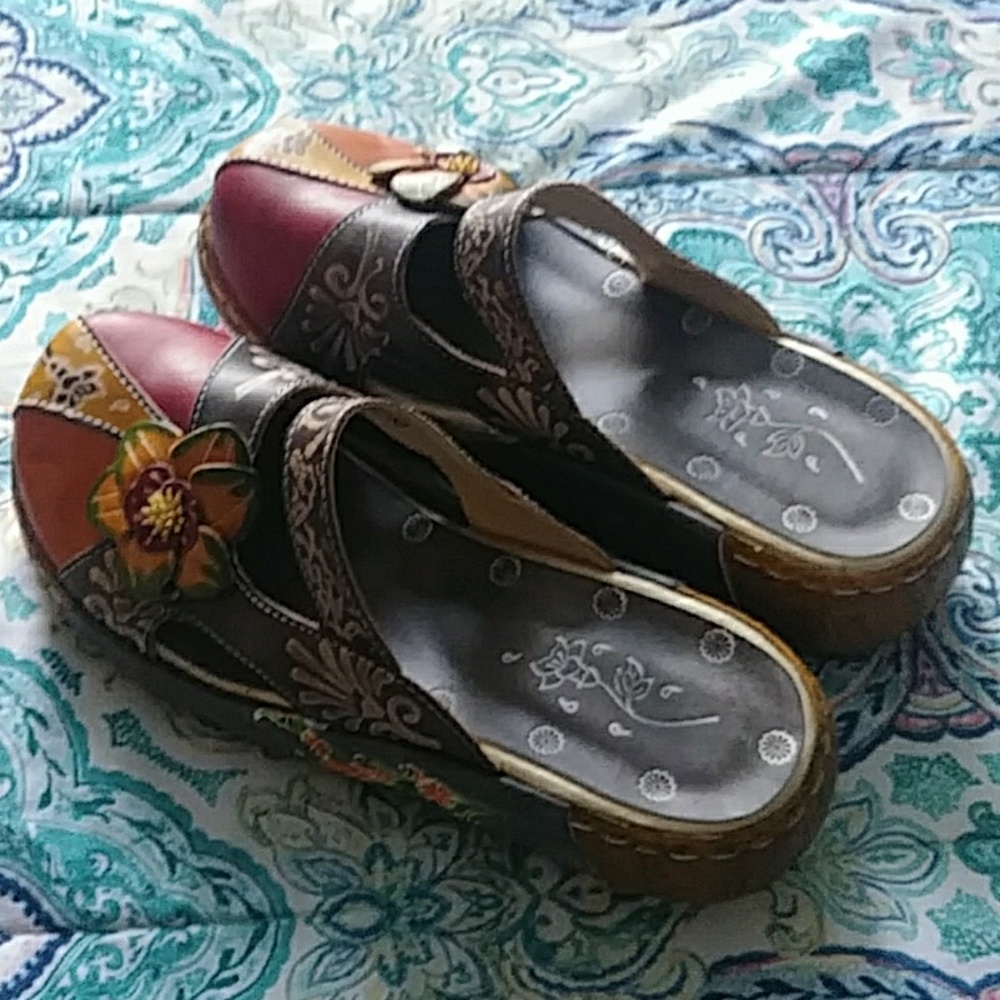 Bamboo clogs